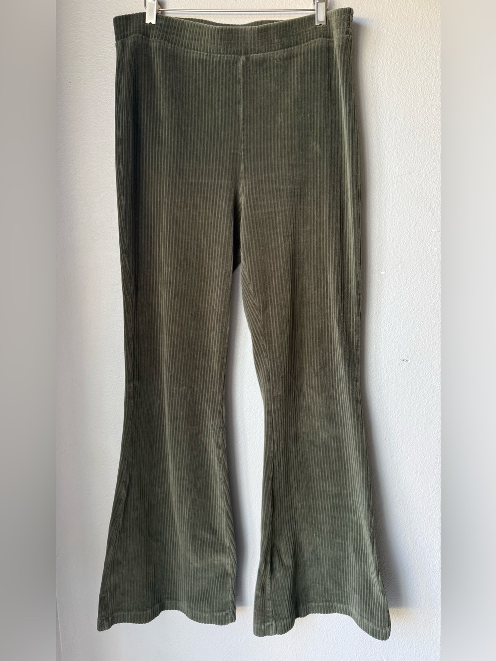 Aerie Groove On Velour Rib Flared High Rise Pants Olive Green Women’s Size XL